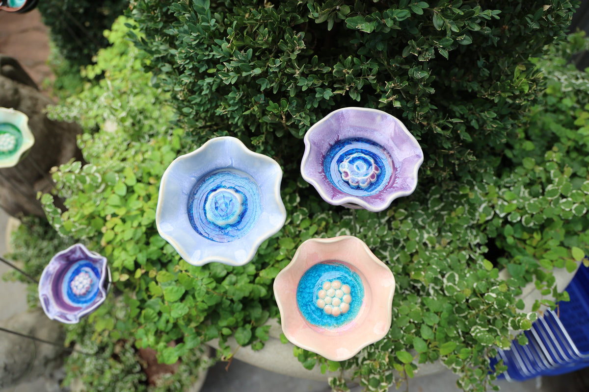 Flower Puddlers – Assorted Colors (Single) - Image 1 of 7 | Garden Accessory