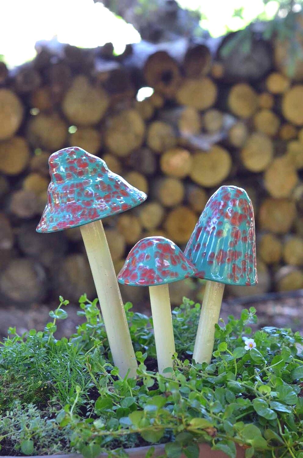 Shroomyz – Funtasmic Collection – Blue Raspberry - Image 1 of 6 | Garden Decor