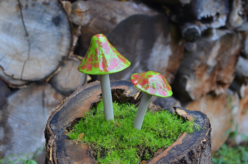 Shroomyz – Funtasmic Collection – Johnny Appleseed - Image 3 of 7 | Garden Decor