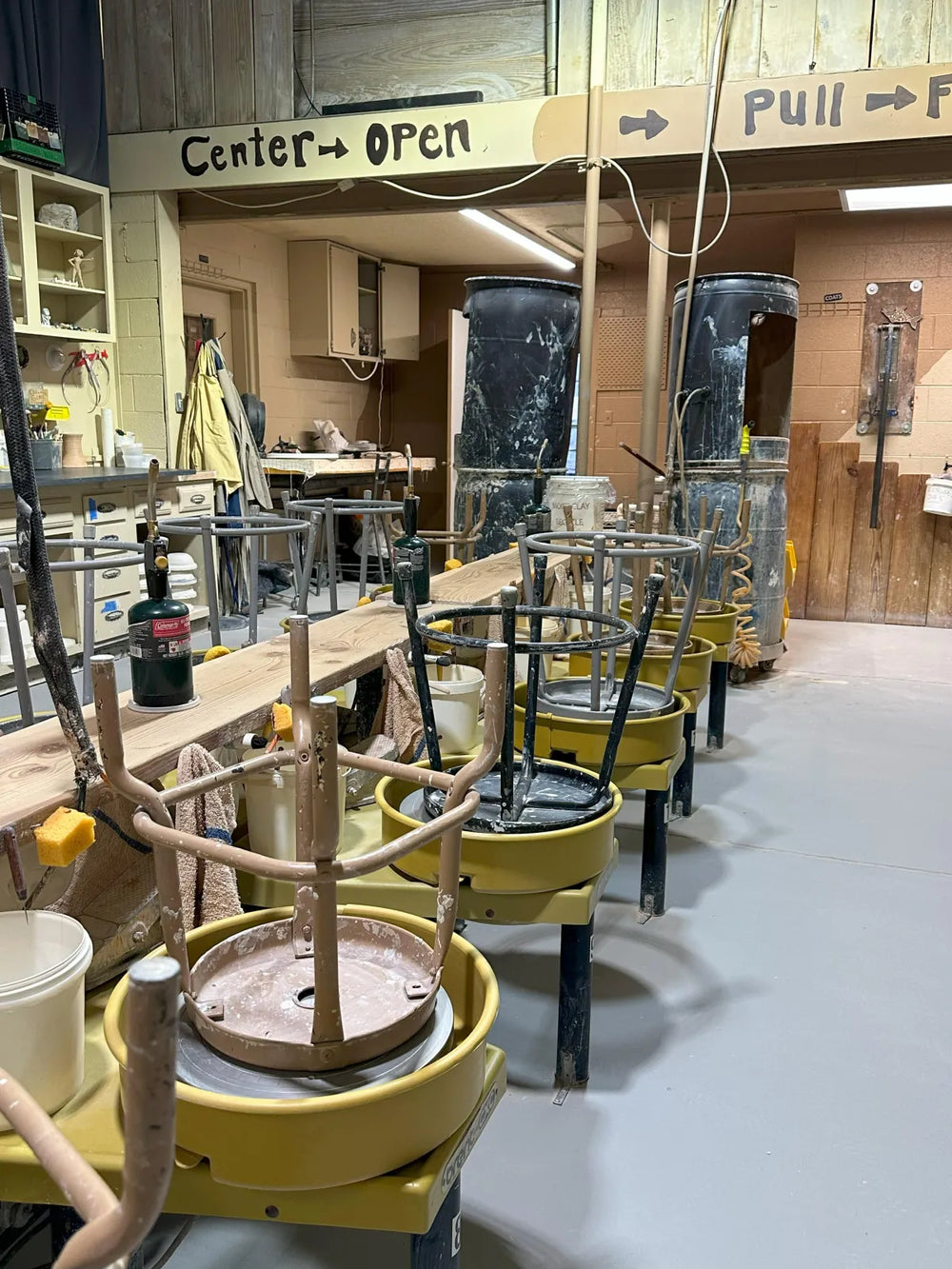 Wheel station with Center to Open and Pull guide